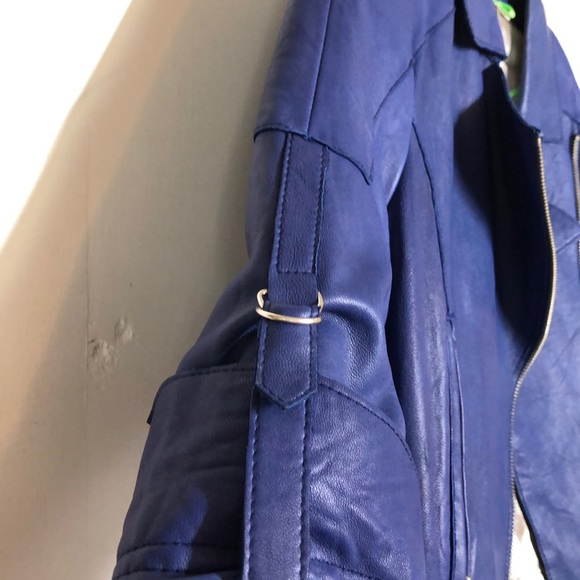 LEATHER JACKET! - Picture 3 of 8